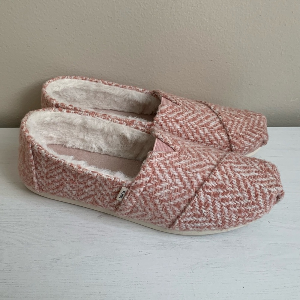 TOMS Alpargata Women’s Pink White Faux Fur Lined Slip On Shoes Slippers Sz 9